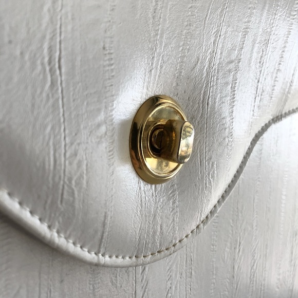 Purse - Picture 2 of 3